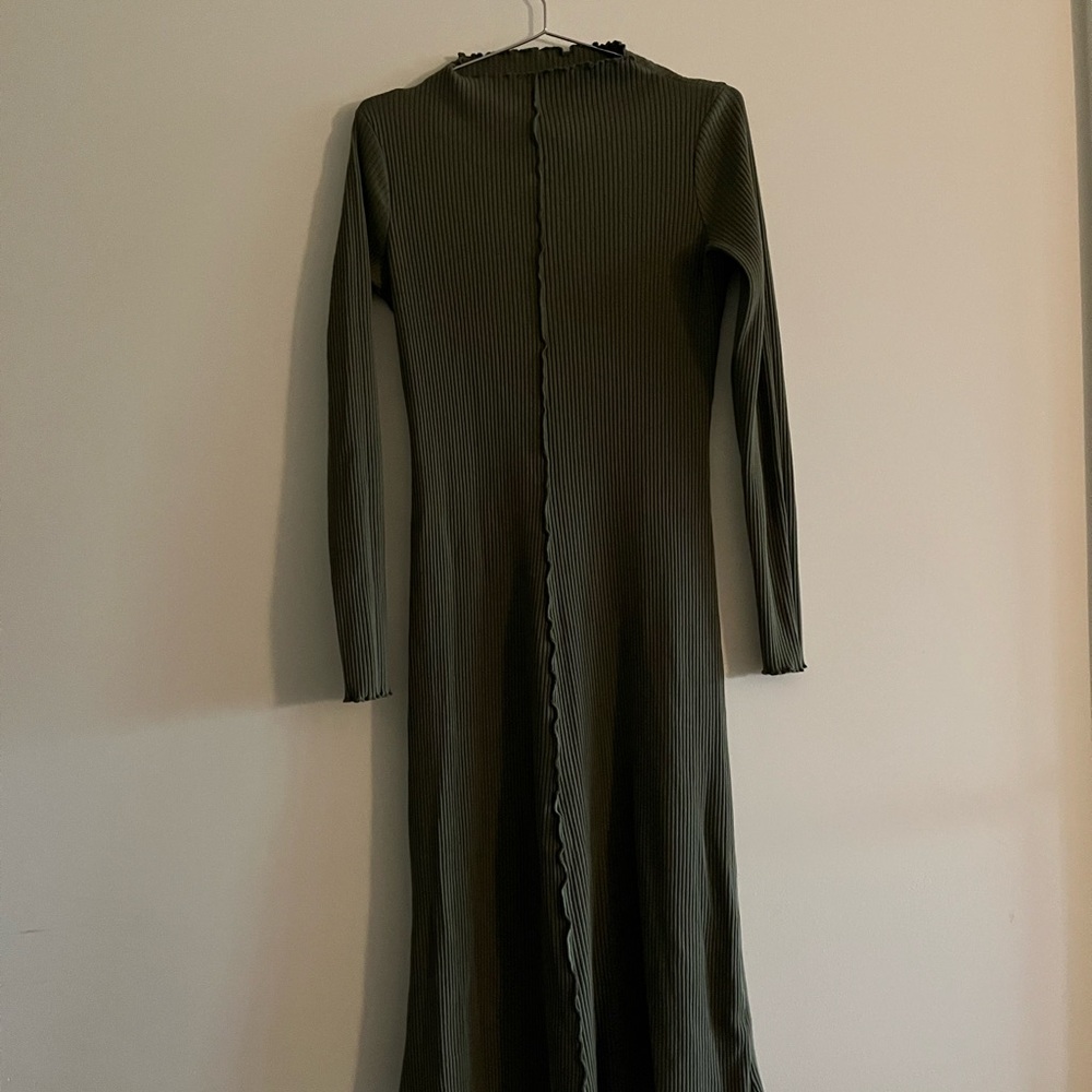 Elegant Olive Green Ribbed Dress